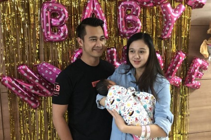 Pernikahannya Tak Kunjung Direstui Ibu Eza Gionino Belum Jenguk Cucu