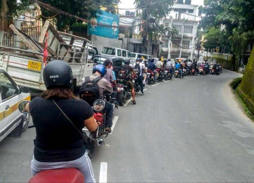Wajib Dicontoh Masyarakat 62 Potret Pengendara Tertib Antre di Kemacetan ini Bikin Salut