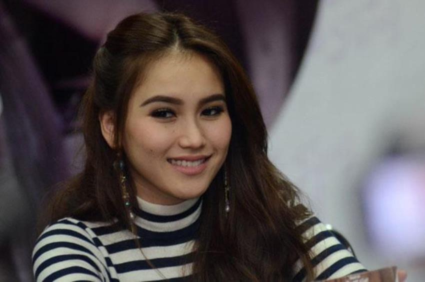 Akhirnya Ayu Ting Ting Ijinkan Mantan Suami Bertemu Anak dengan Syarat Ini