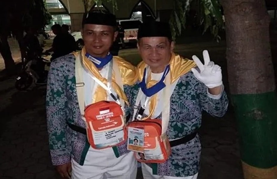 Bekerja Keras sebagai Perias Pengantin 2 Waria di Bulukumba Berangkat Haji