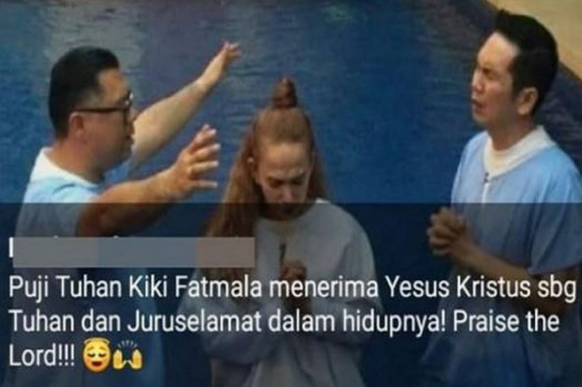 Beredar Potret sedang Pembaptisan Kiki Fatmala Pindah Keyakinan