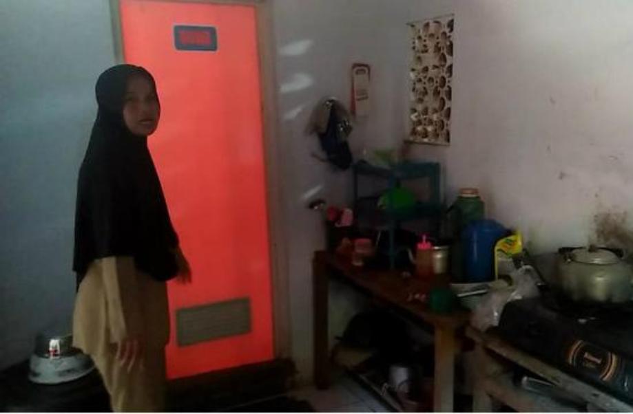 Potret Pilu Guru Honorer di Pandeglang Bergaji Rp350 Ribu per Bulan Bertahun Tahun Tinggal di Toilet Sekolah