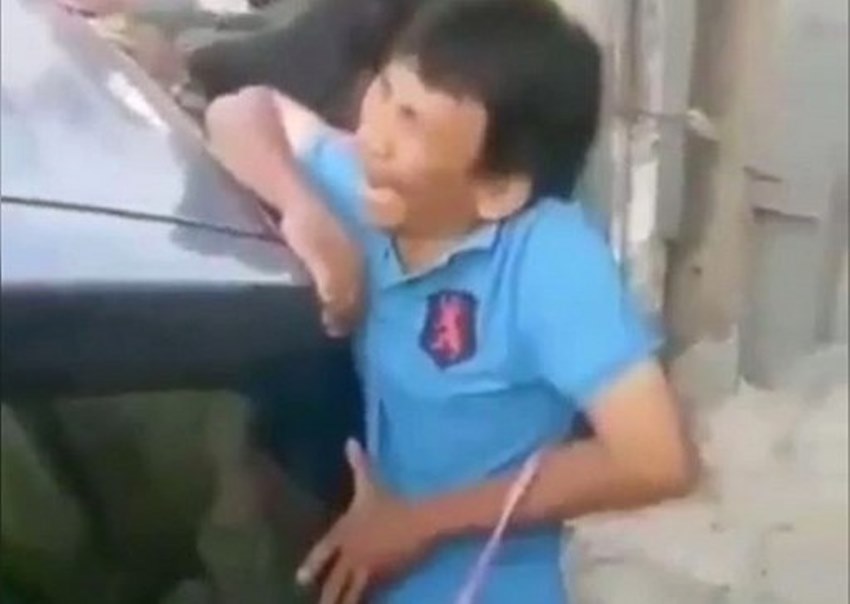 Viral Video Pria Terjepit Mobil Korban Nangis Minta Tolong Kesakitan
