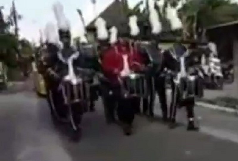 Video Mobil Honda Jazz Tabrak Peserta Drumband Viral Netizen Timpuk Aja