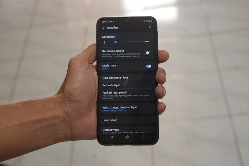 Cara mengaktifkan Dark Mode di HP Samsung