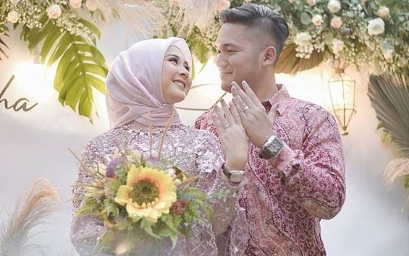 Resmi Dilamar Sang Kekasih Kesha Ratuliu Mantap Nikah Muda