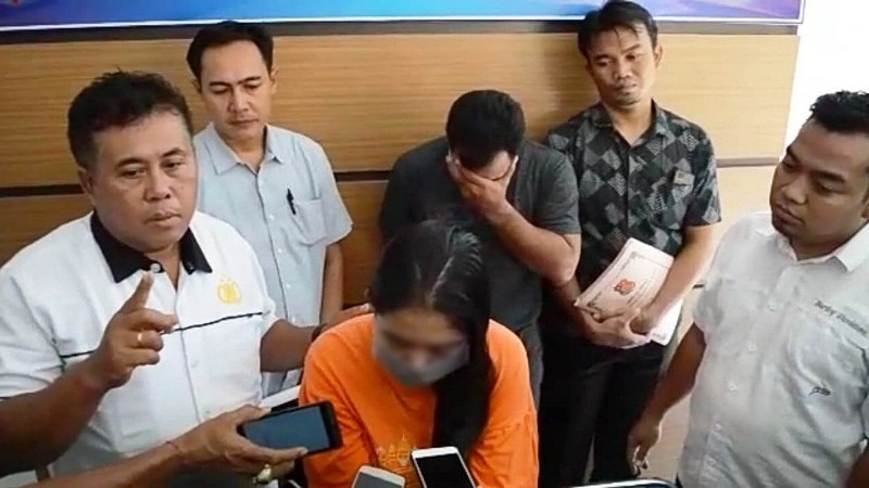 Terobsesi Video Porno Bu Guru di Bali Nekat Ajak Murid Lakukan Threesome Bareng Kekasihnya