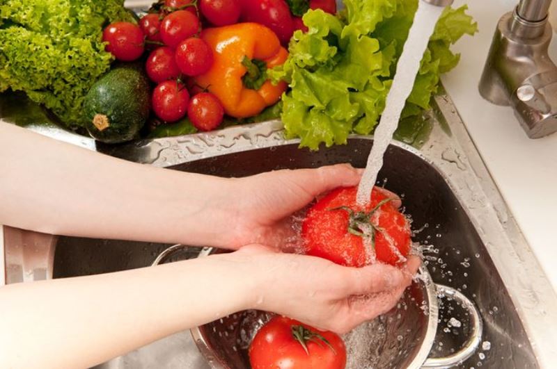 Cara Sederhana Menghilangkan Pestisida Pada Buah dan Sayuran