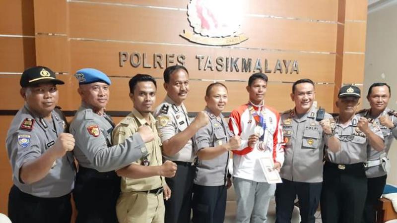 Kisah Atlet Berprestasi Asal Tasikmalaya Peraih Medali Emas SEA Games yang Pulang Naik Elf