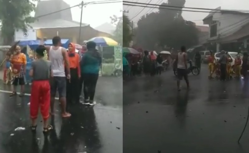 Tak Terima Siswa SD Dipaksa Menari di Karnaval Saat Hujan Deras Bapak ini Langsung Bertindak