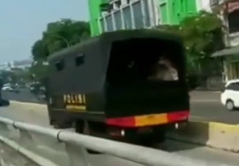 Video Truk Brimob Masuk Jalur Busway Viral Ini Kata Polisi