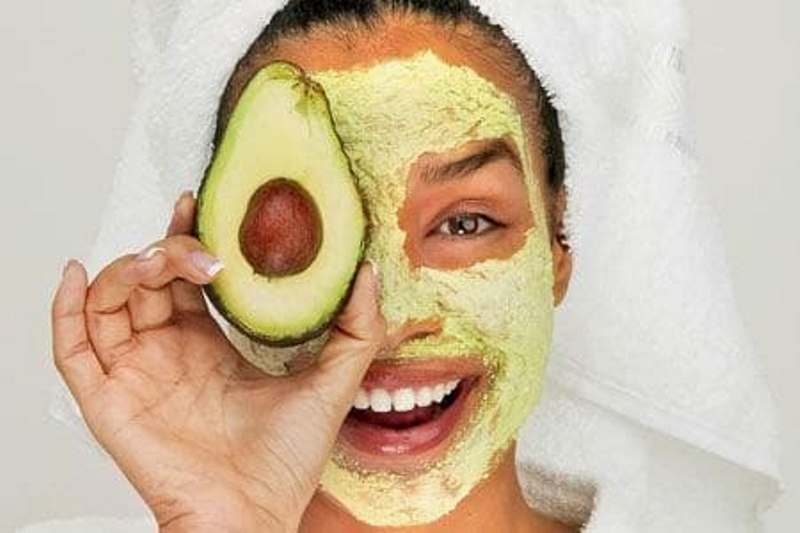 7 Manfaat Masker Alpukat Untuk Kecantikan Wajah