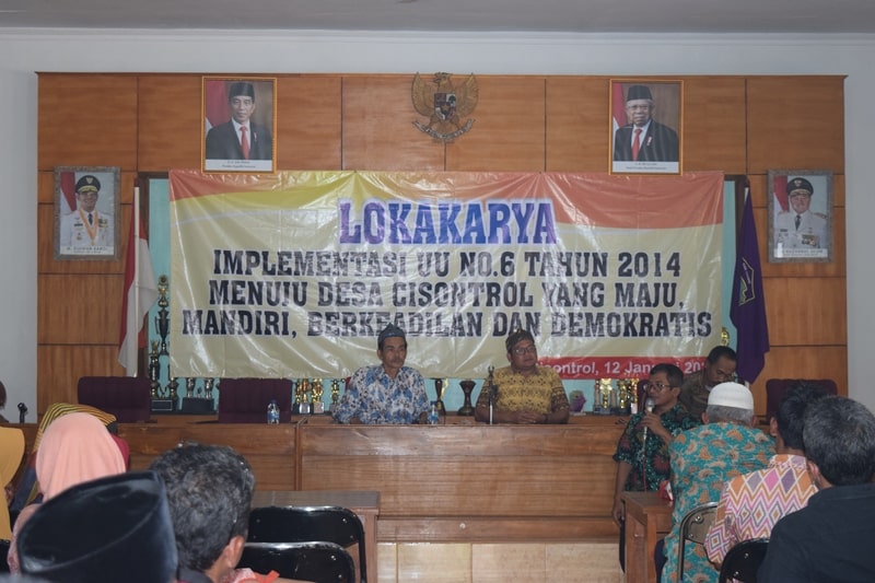 Kegiatan lokakarya di Desa Cisontrol