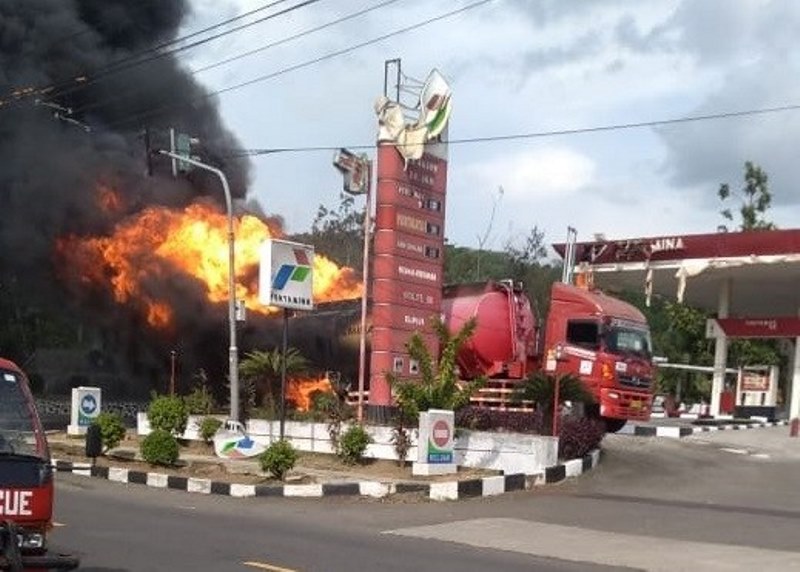 Truk Tangki Pengangkut BBM Terbakar di SPBU Kota Banjar Penyebabnya Masih Diselidiki