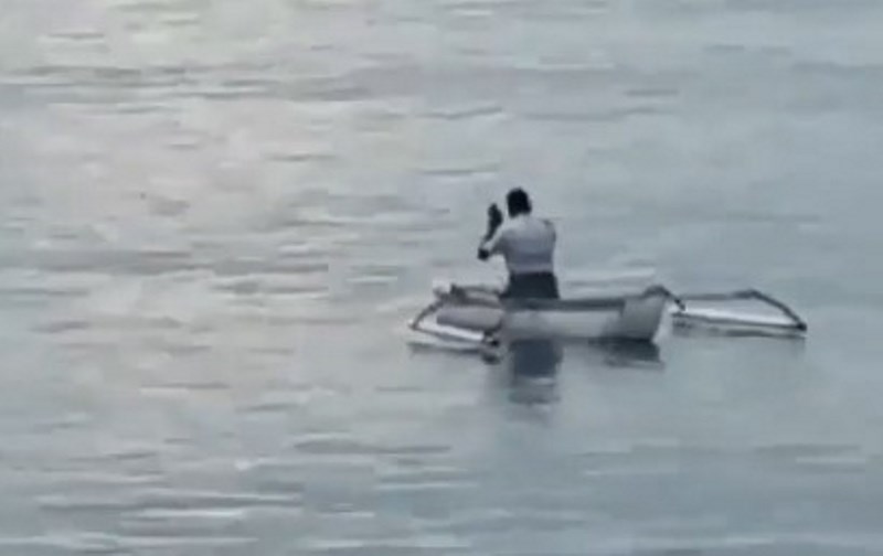 Tuai Pujian Video Nelayan Laksanakan Salat di Tengah Laut Viral di Medsos