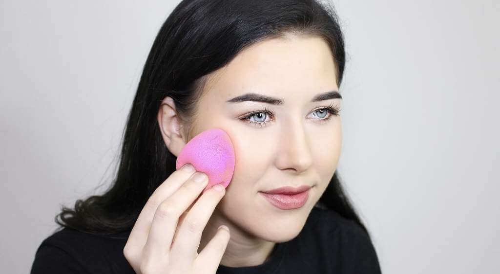 Cara Menggunakan Beauty Blender yang Benar