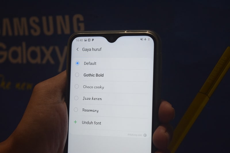 Cara mengganti font Samsung Galaxy M20