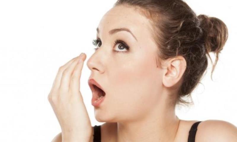 8 Cara Menghilangkan Bau Petai di Mulut