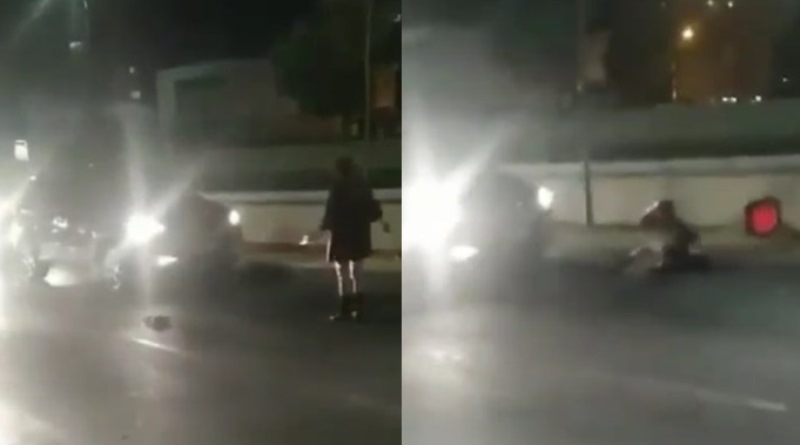 Berdiri di Tengah Jalan Hingga Bikin Macet Wanita ini Tersungkur Usai Dilempar Cone Oleh Pengendara yang Kesal