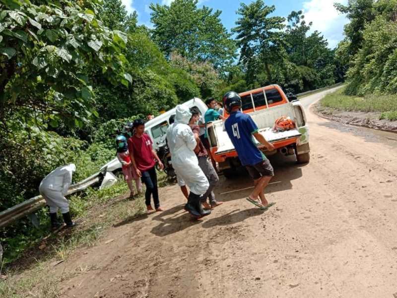 Diduga Lelah dan Lapar Petugas Medis Alami Kecelakaan Saat Antar Pasien OTG Covid 19