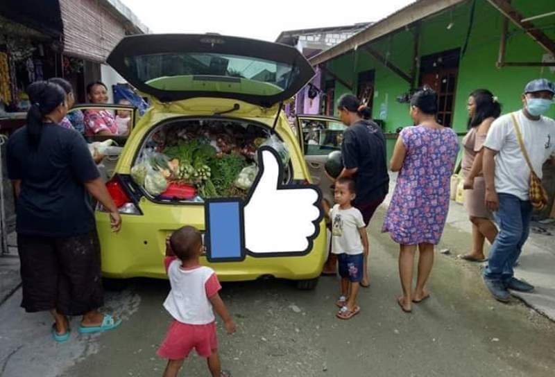 Anti Mainstream Tukang Sayur ini Pakai Honda Brio Untuk Jualan