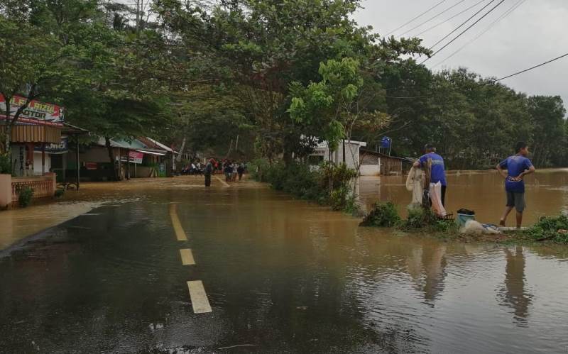 Banjir di Desa Cisontrol