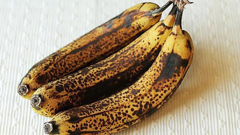 Stop Membuangnya Pisang yang Terlalu Matang Ternyata Punya Manfaat Untuk Tubuh