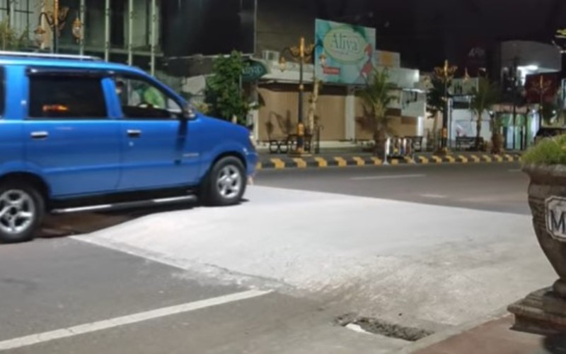 VIRAL Penampakan Polisi Tidur Berukuran Raksasa di Kota Madiun