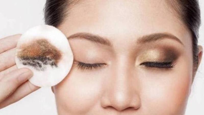 Ini Dia 6 Bahan Alami Sebagai Pengganti Makeup Remover