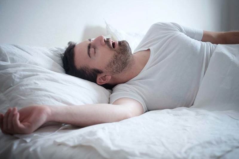 Ini Dia 6 Penyebab Seseorang Ngiler Saat Tidur