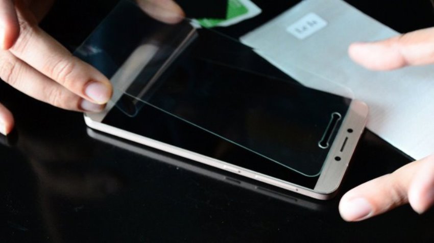 Manfaat Memakai Tempered Glass Pada Layar Smartphone