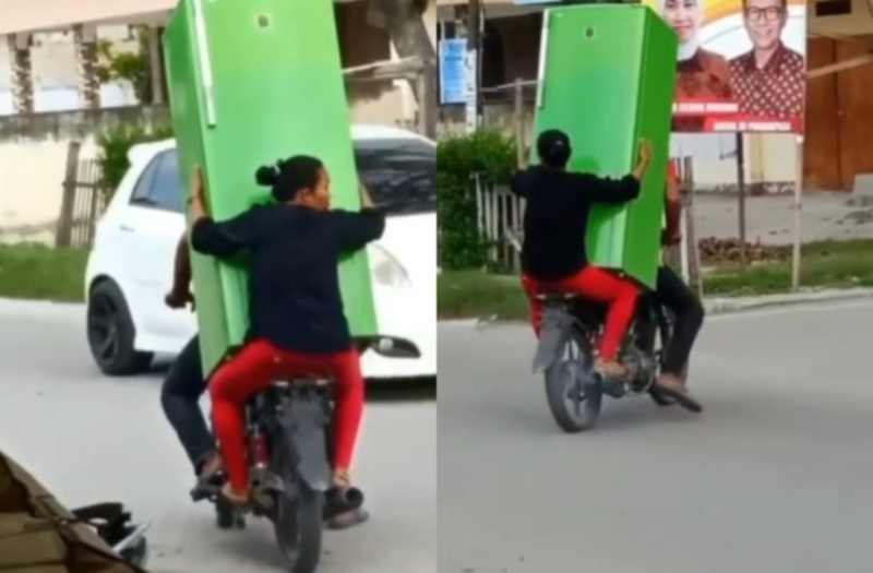 Bukti Ketangguhan Seorang Emak emak Nekat Bawa Kulkas Pakai Motor