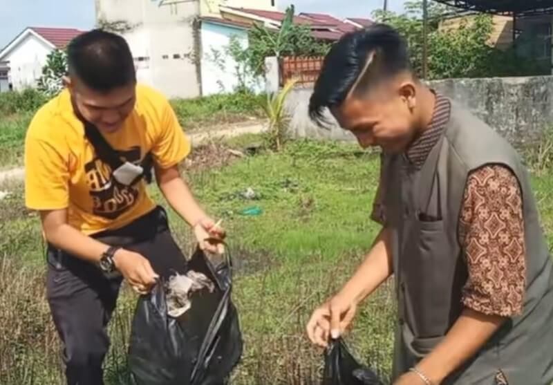 YouTuber Palembang Prank Bagikan Daging Kurban Isi Sampah Targetnya Emak emak
