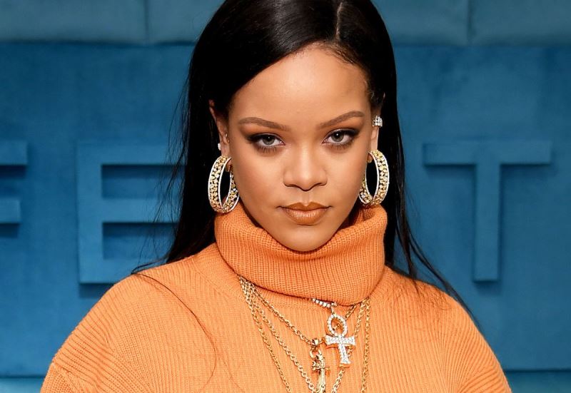 Rihanna Dikecam Usai Pakai Lagu Berisi Hadis Saat Fashion Show Lingerie