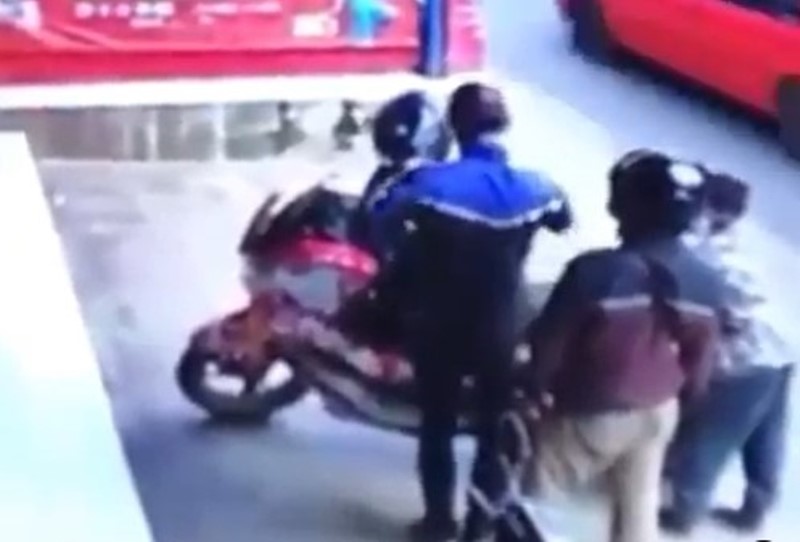 Viral Video Detik detik Maling Motor Kepergok Sang Pemilik Saat Sedang Beraksi