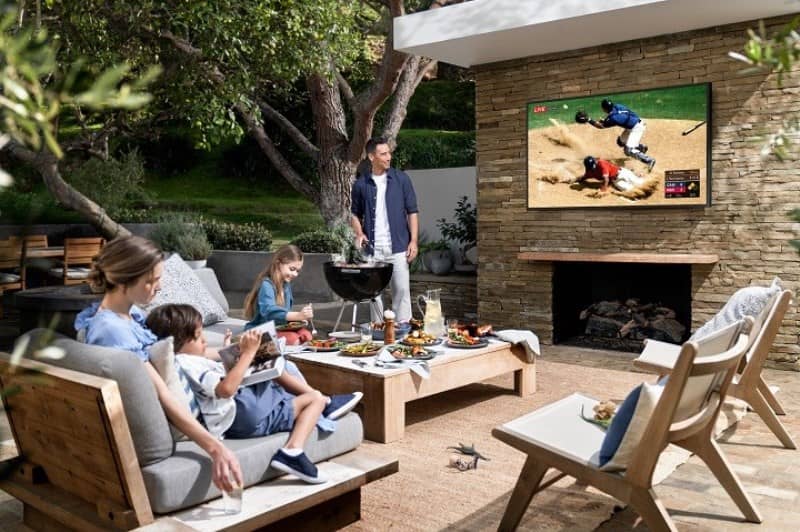 Samsung The Terrace Smart TV Outdoor pertama di dunia