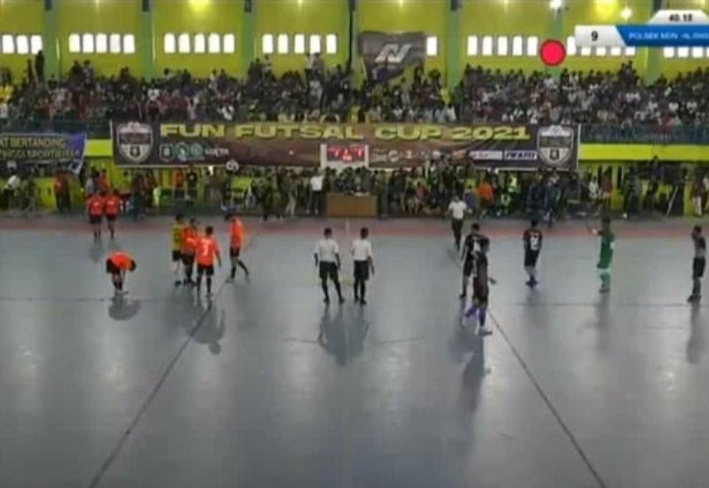 Disesaki Penonton Turnamen Futsal Polsek Medan Kota vs Al Washliyah Tuai Sorotan