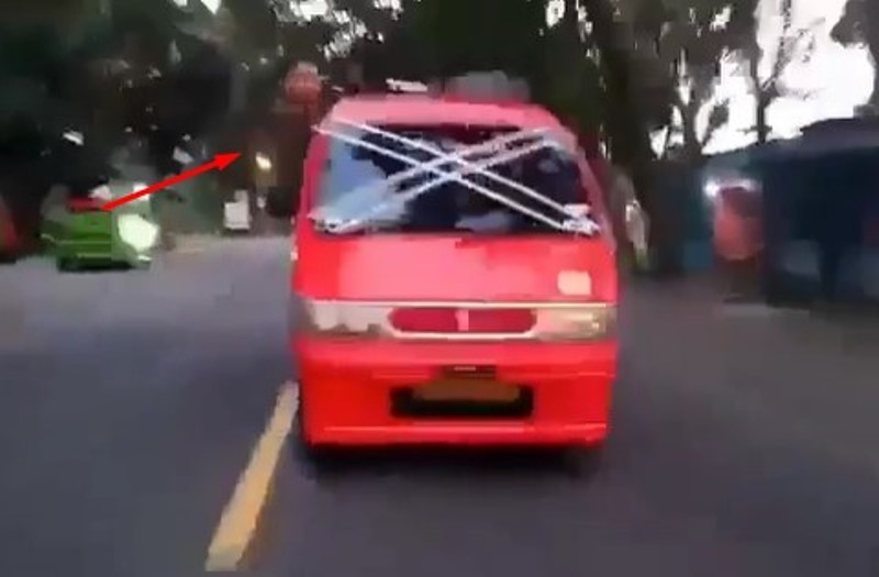 Viral Video Aksi Sopir Angkot di Cianjur Nekat Ugal ugalan Hingga Berakhir Kecelakaan