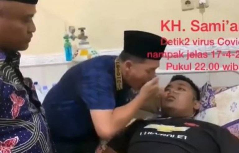 Detik detik Pria Nekat Hirup Nafas Pasien Covid 19 Kini Dikabarkan Wafat