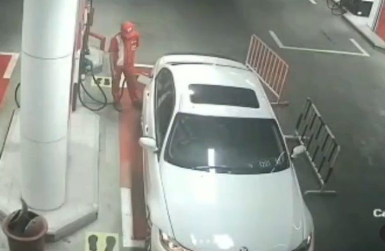 Isi Bensin 61 Liter di SPBU Bintaro Pengemudi BMW Putih Malah Kabur Tanpa Membayar