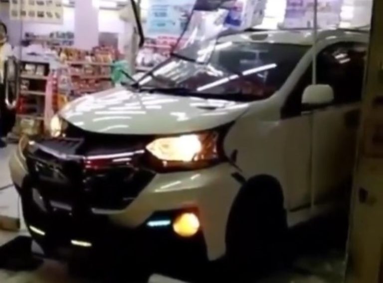 Mobil Tabrak Minimarket di Pekanbaru Disebut Karena Sopir Hilang Kendali Dengar Teriakan Istri