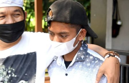 Usai Viral Dipecat Karena Tak Pakai Masker Kuli Bangunan ini Akhirnya Bertemu Dedi Mulyadi