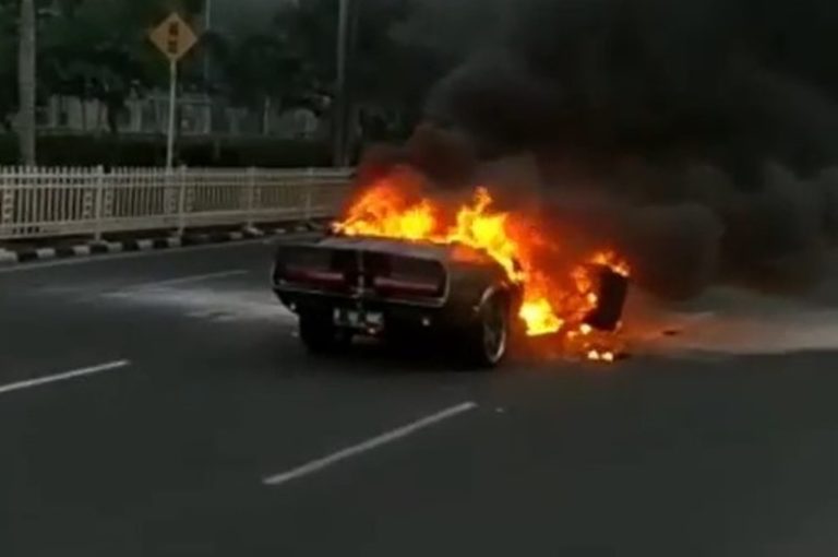 Viral Video Mobil Mustang Shelby Terbakar di Pondok Indah Atta Halilintar Bukan Mobilku