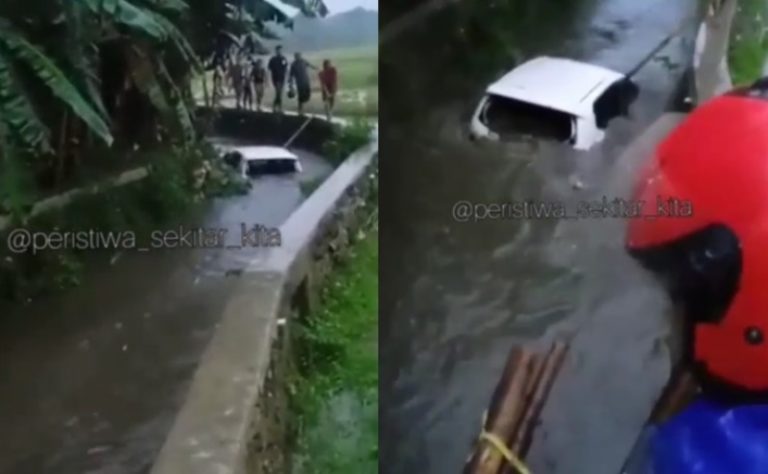 Detik detik Sebuah Mobil Hanyut di Selokan Diduga Gara gara Salah Oper Gigi