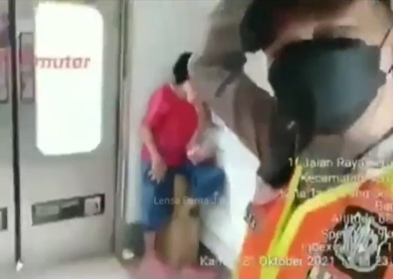 Petugas KRL Dipukul dan Diludahi Penumpang yang Diduga Tak Terima Ditegur