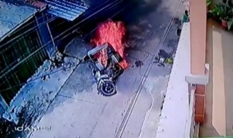 Detik detik Motor dan Gerobak Bakso Terbakar Netter Salut Karena Pedagang Sempat Lakukan Hal ini