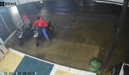 Kocak Pria Salah Bawa Motor Gegara Merk dan Warnanya Sama Baru Nyadar Pas Udah Jalan
