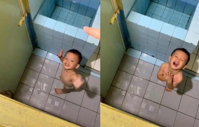 Terkunci di Kamar Mandi, Bocah ini Malah Senyum Sambil Dadah-dadah ke Ibunya Terkunci di Kamar Mandi Bocah ini Malah Senyum Sambil Dadah dadah ke Ibunya