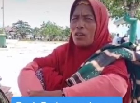 VIRAL Emak emak Pedagang di Mandalika Lancar Bahasa Inggris Netizen Dibuat Takjub