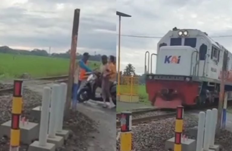 2 Cewek Ngotot Mau Terobos Palang Pintu Padahal Kereta Sudah Dekat Auto Dihadang Penjaga